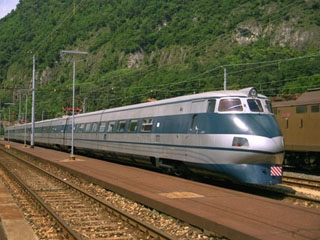 FS ETR 401 pendolino prototype in Laveno station